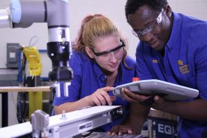 Students at Northern Iowa Area Community College are learning to program cobots the college recently purchased with its NextGen Technicians ATE project grant from the National Science Foundation. 